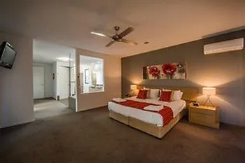 Beach Road Holiday Homes Sunshine Coast