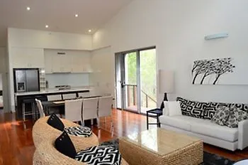 Villa Beach Road Holiday Homes Sunshine Coast Australia