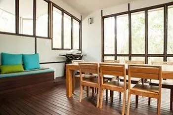 Beach Road Holiday Homes Sunshine Coast